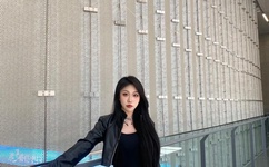 一女被多男玩前后夹击